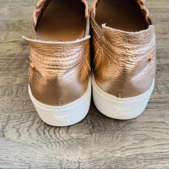 BCBG Women’s Metallic Casey Shoes Size 8 - Picture 5 of 7